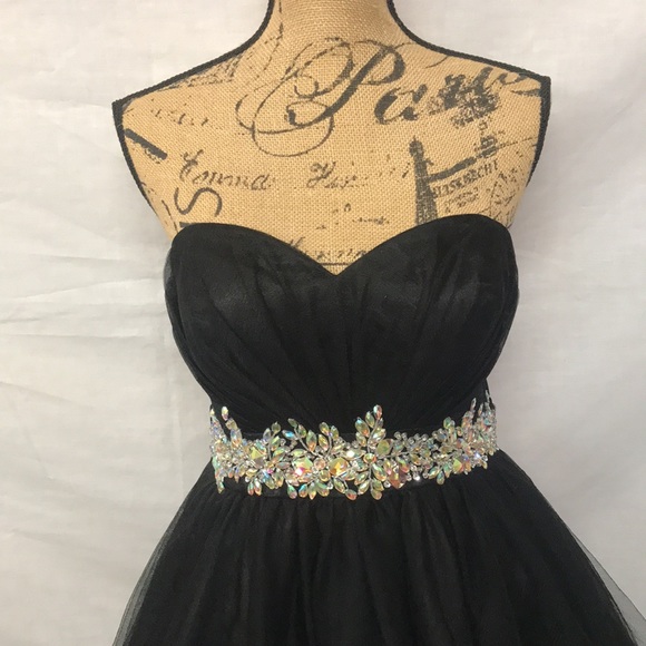 Star Box Strapless Short Tulle Formal Dress - Picture 3 of 12
